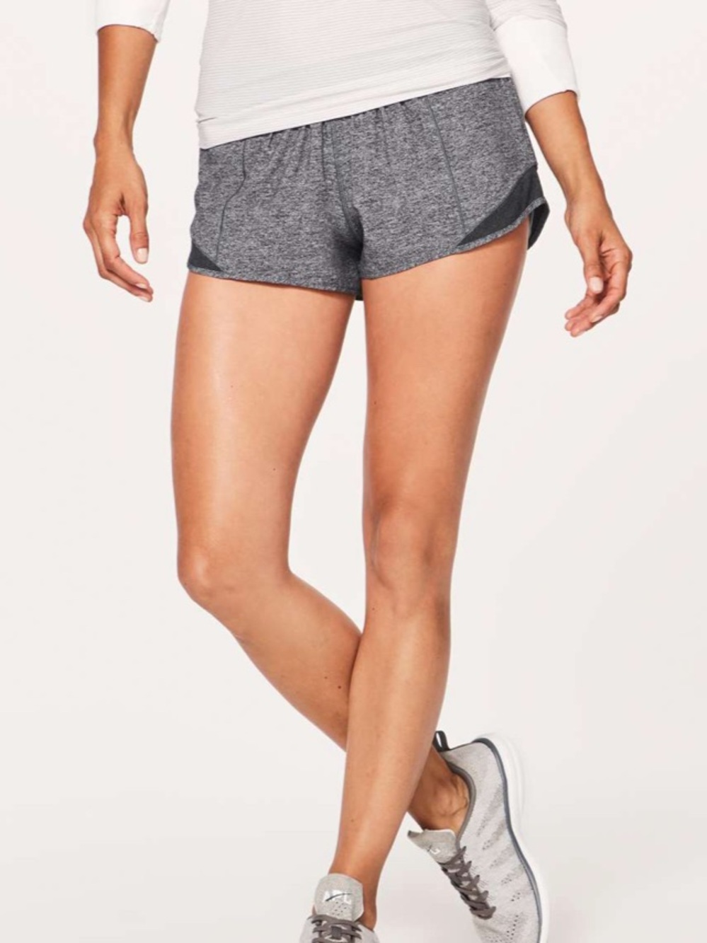 Lululemon Hotty Hot Short II *2.5"
Heather Lux Multi Black Heathered black 14